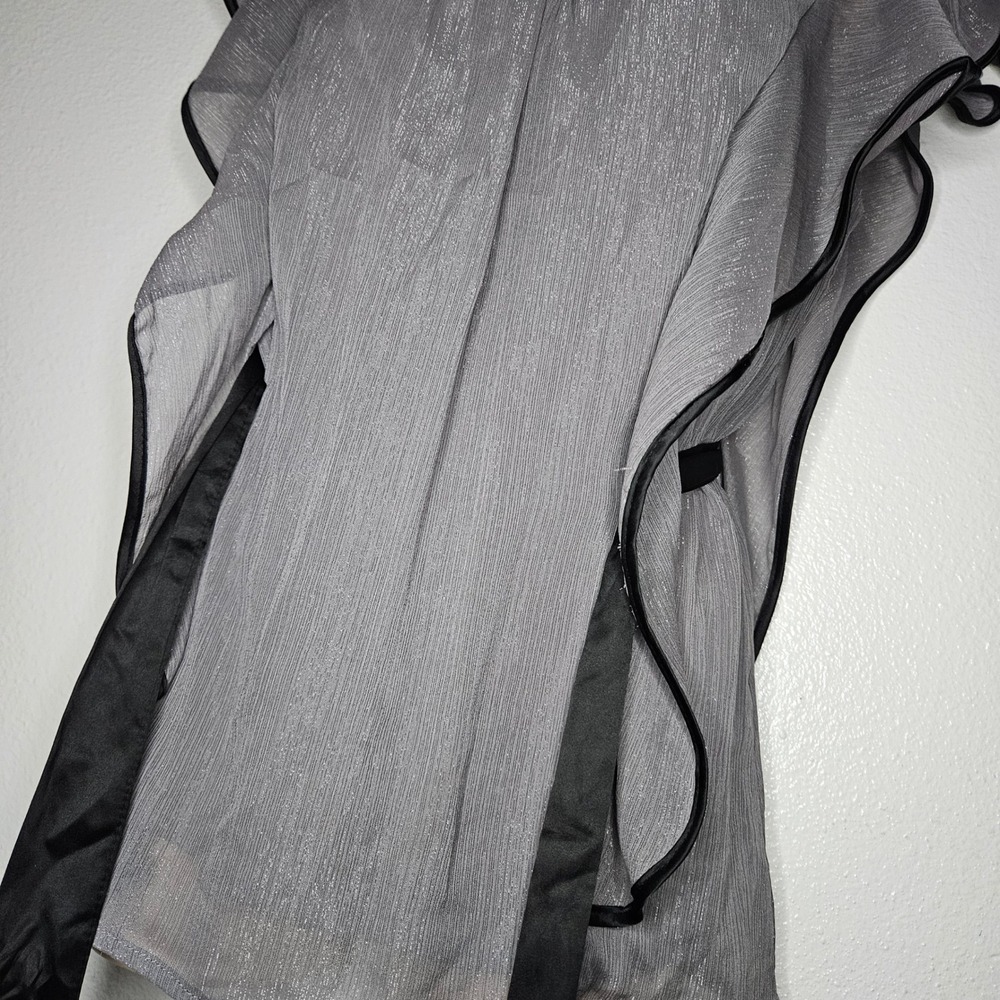 IZ Byer Metallic Silver Grey Ruffle Flutter Sleeve Blouse Satin Tie - Picture 4 of 7